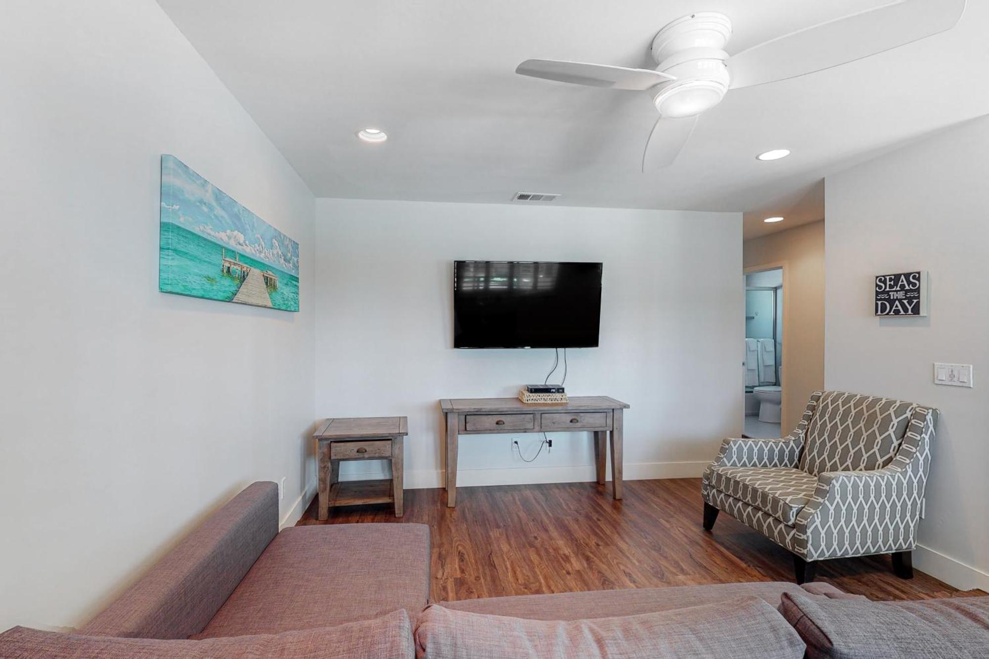 1202 South Pacific Villa Oceanside Room photo